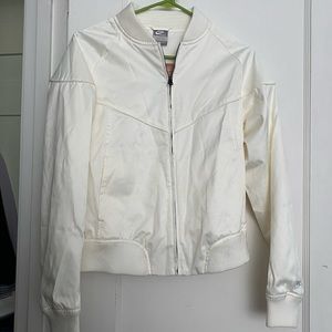 ❌ S O L D ❌ NWT Nike cream bomber jacket